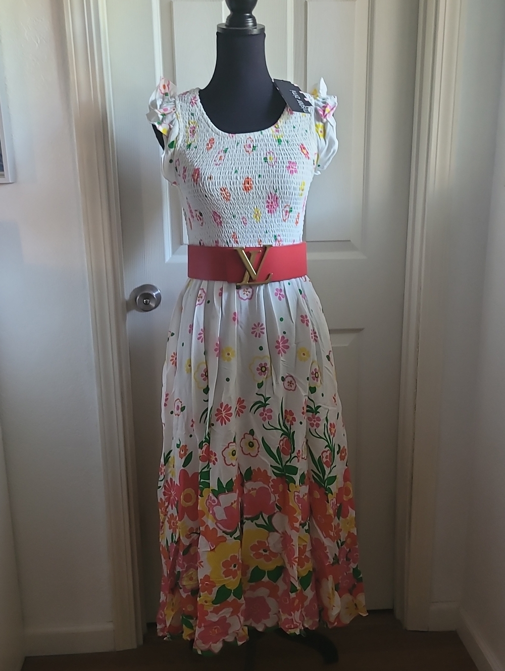 Mister Zimi White Floral Smocked Dress  NEW WITH TAG Size 8 M